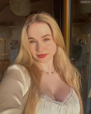 Chiara Pontius content