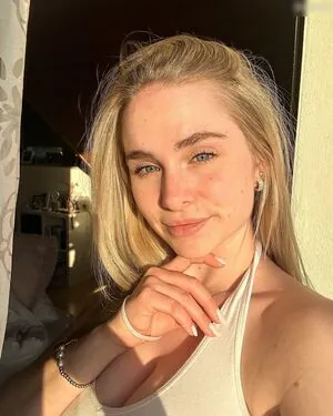 Chiara Pontius content