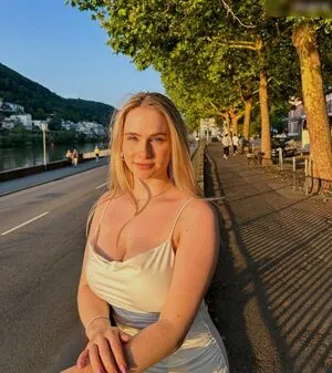 Chiara Pontius content