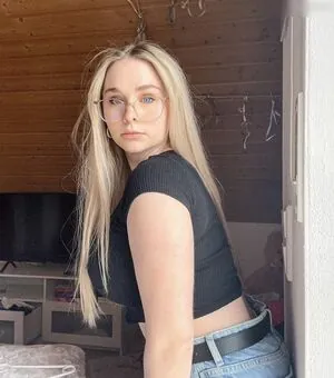 Chiara Pontius content