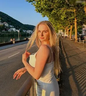 Chiara Pontius content