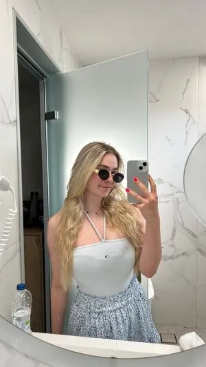 Chiara Pontius content