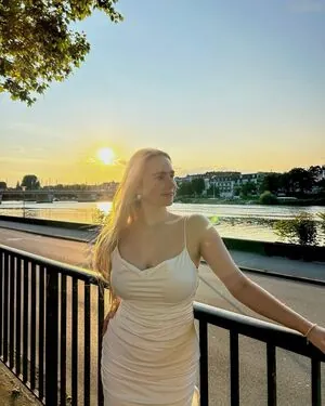 Chiara Pontius content
