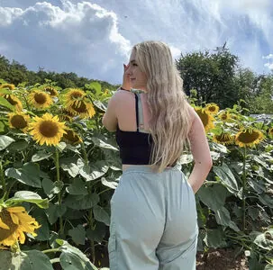 Chiara Pontius content