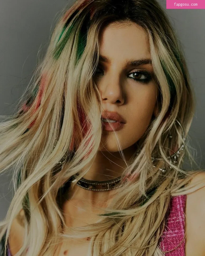 Camila Queiroz