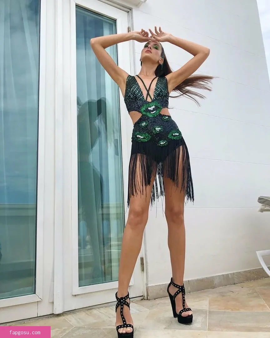 Camila Queiroz