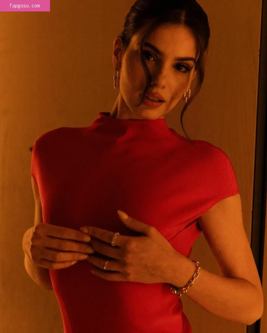 Camila Queiroz