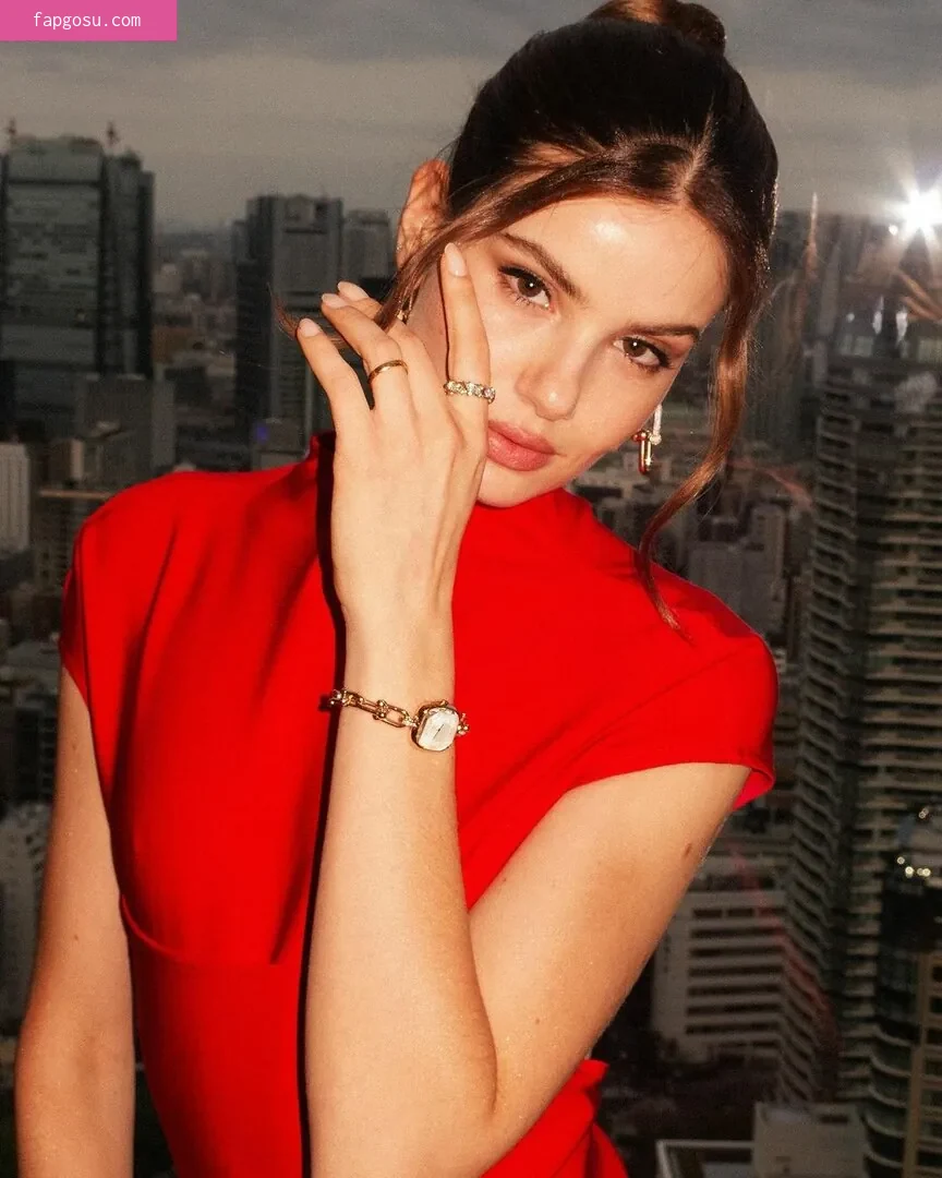 Camila Queiroz