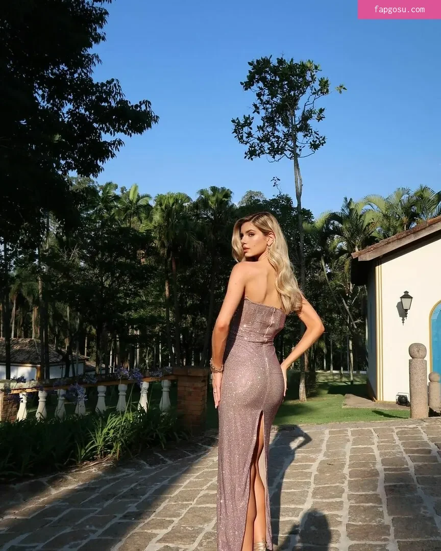 Camila Queiroz