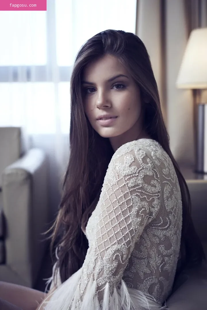 Camila Queiroz
