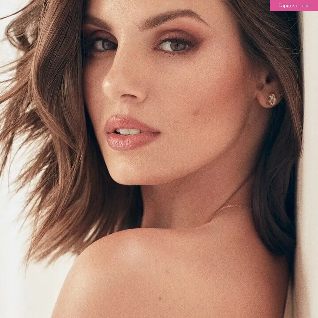 Camila Queiroz