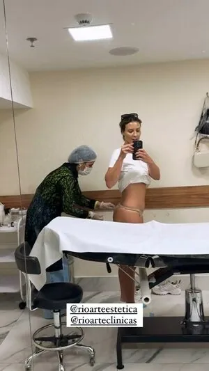 Camila Rodrigues content