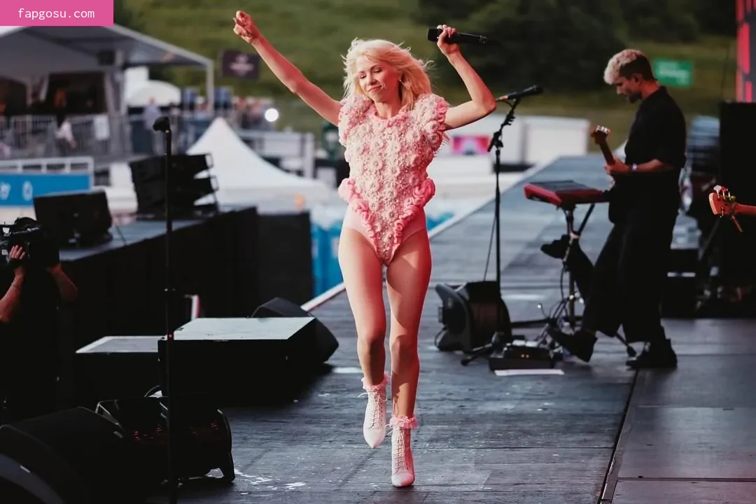 Carly Rae Jepsen - Photo #114
