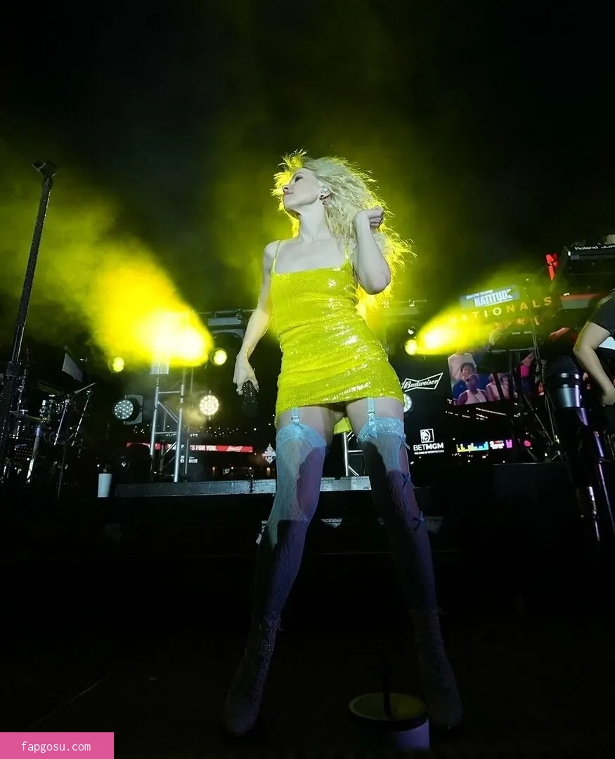 Carly Rae Jepsen - Photo #128