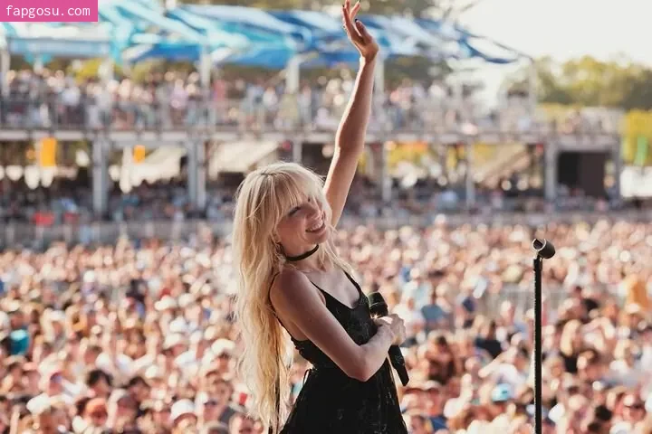 Carly Rae Jepsen - Photo #57