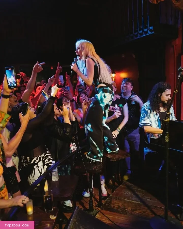 Carly Rae Jepsen - Photo #58