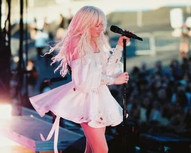 Carly Rae Jepsen