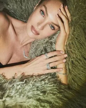 Candice Swanepoel content