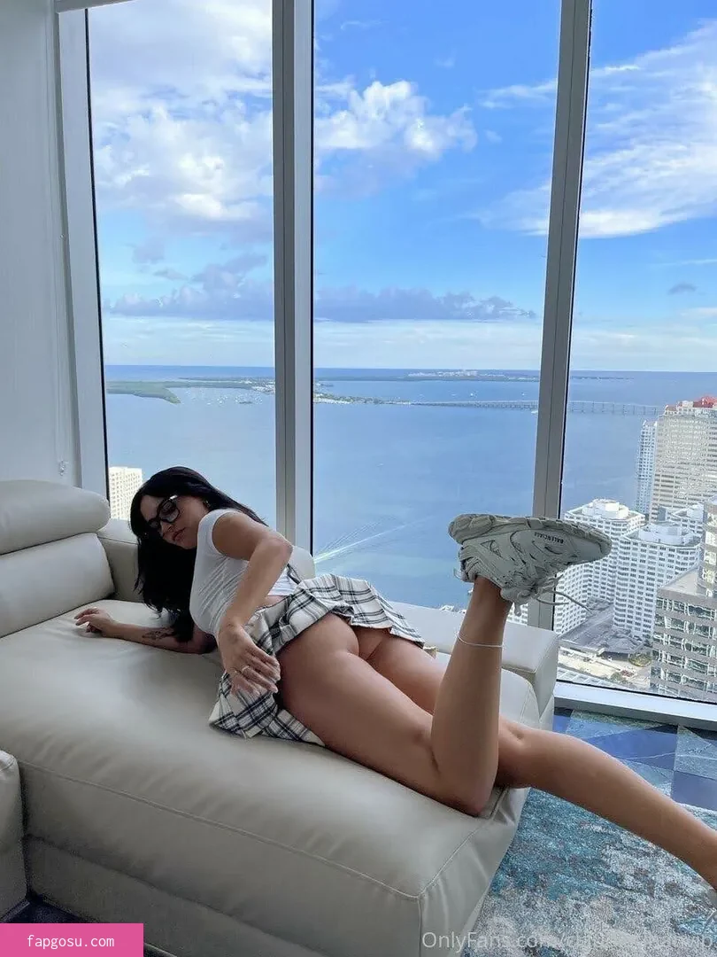 Claudia Tihan