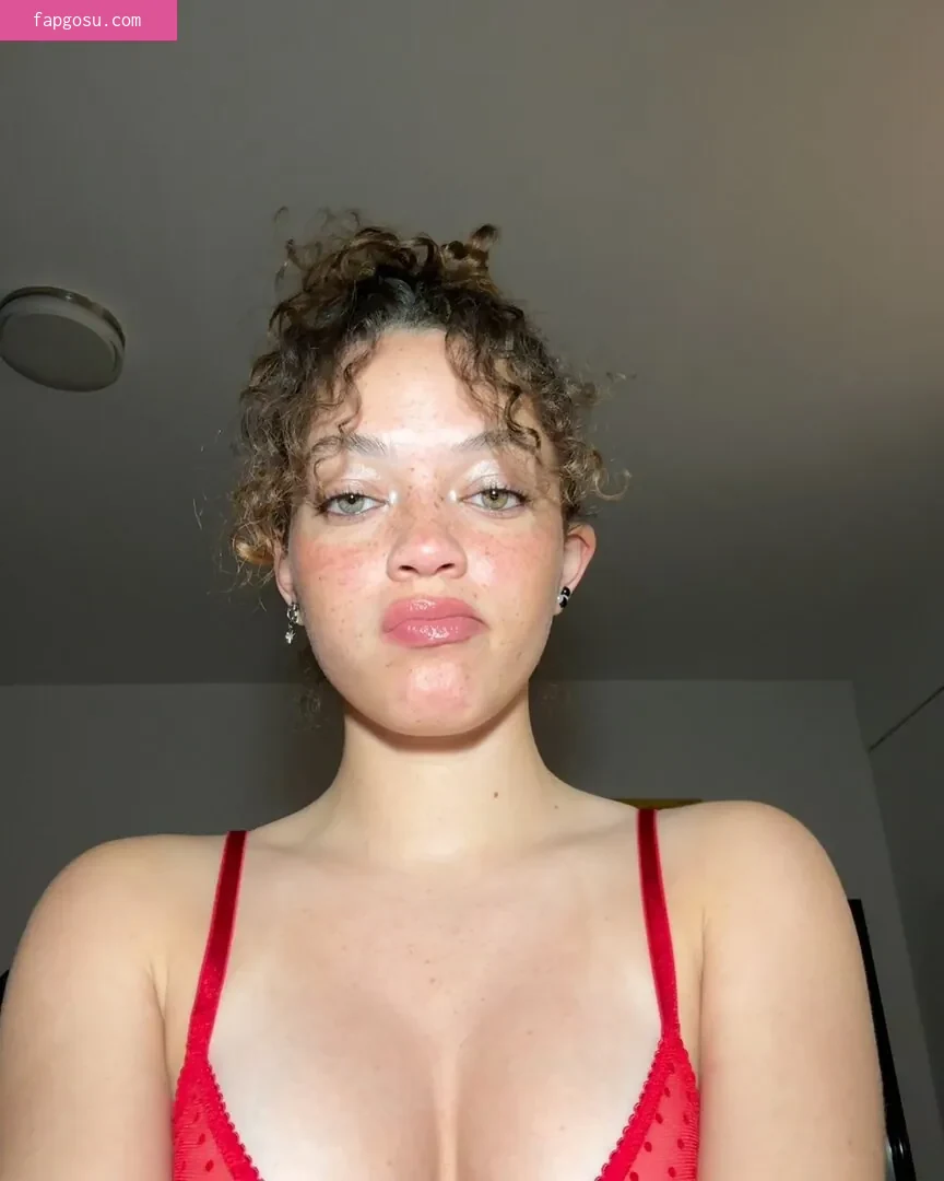 clara.west