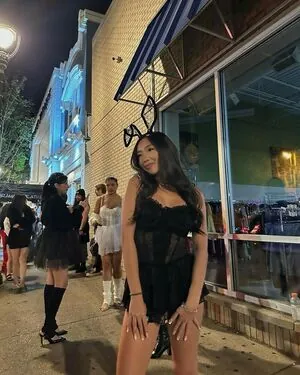 Daisy Chang content