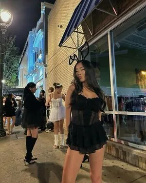 Daisy Chang content