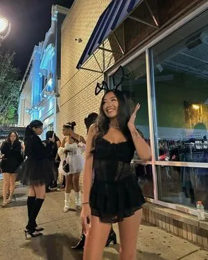 Daisy Chang content