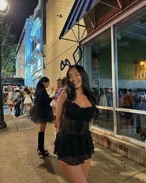 Daisy Chang content