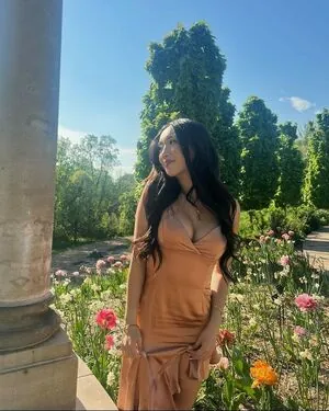Daisy Chang content