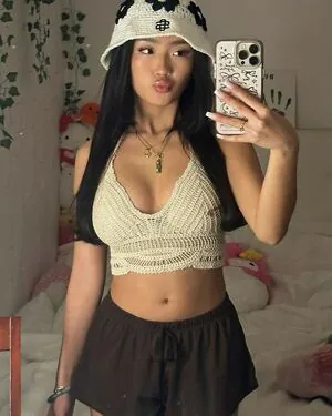 Daisy Chang content