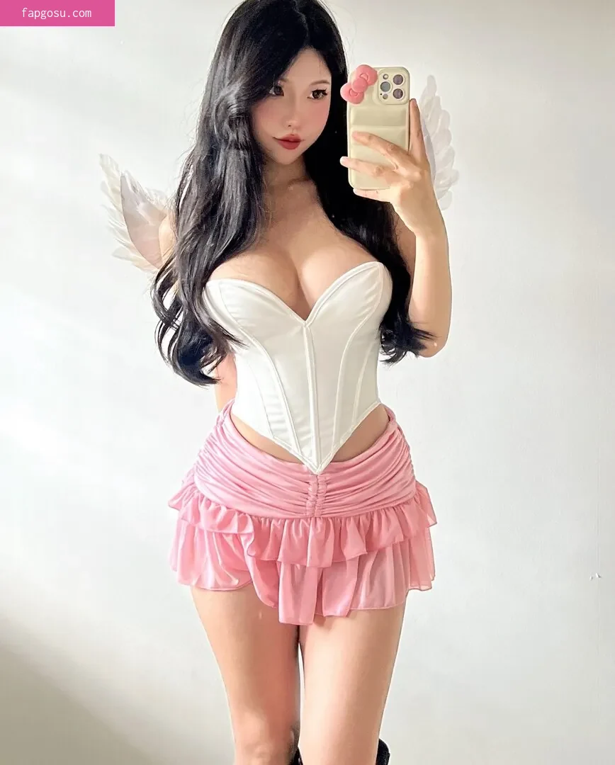 Duyenn Hipp - Photo #440