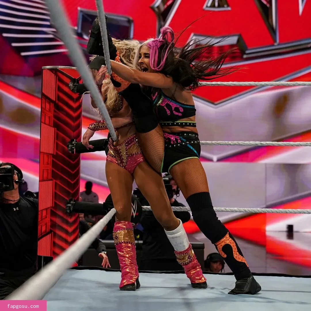 Dakota Kai