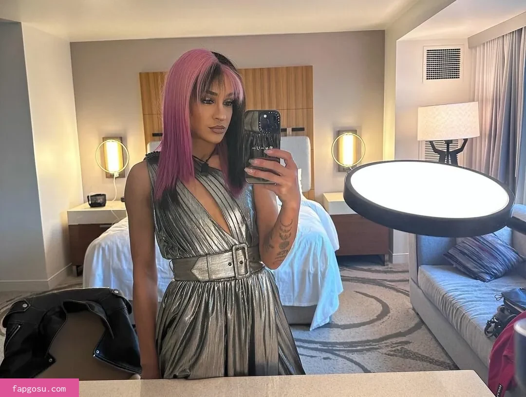 Dakota Kai