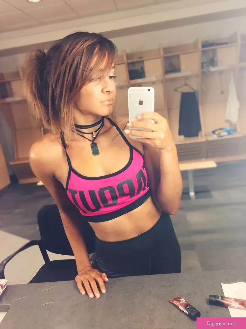 Dakota Kai
