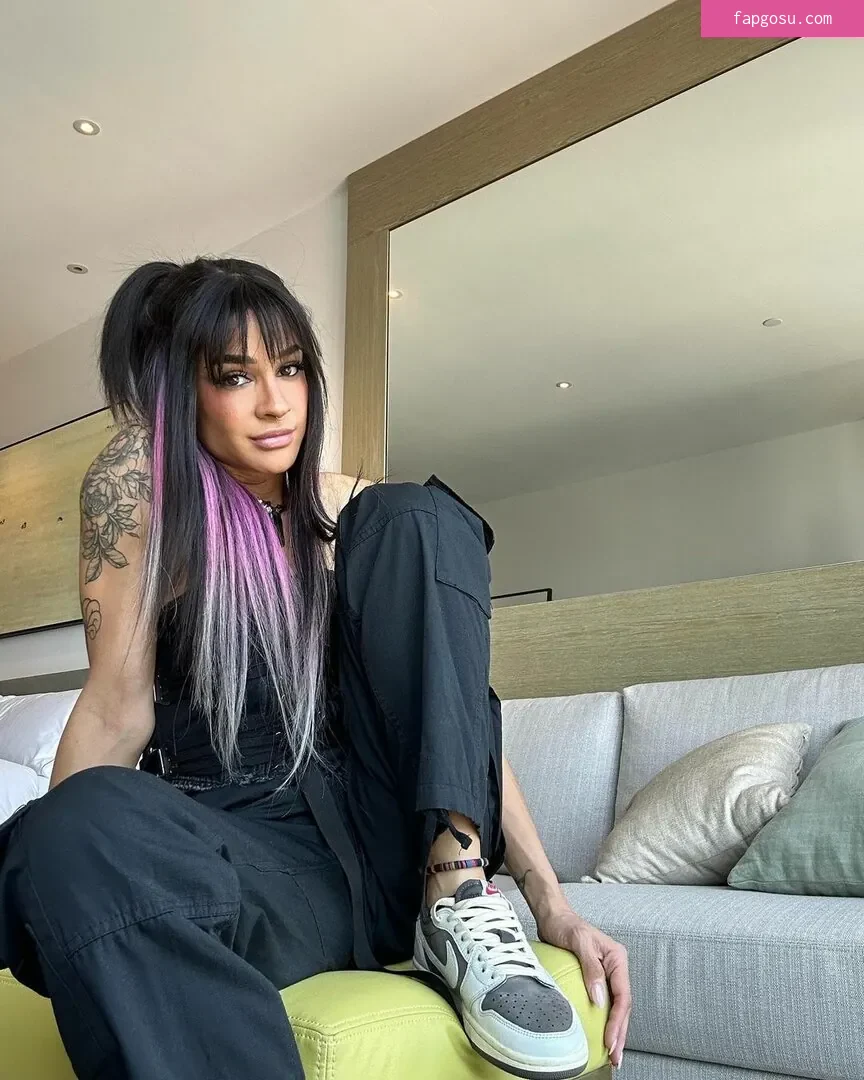 Dakota Kai