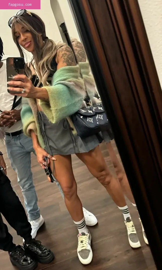 Dakota Kai
