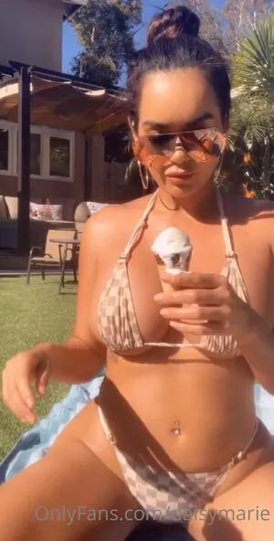 Daisy Marie