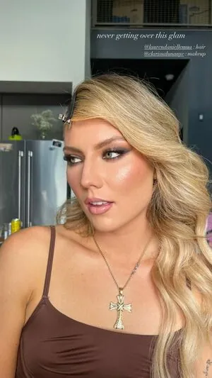 Dasha Novotny content