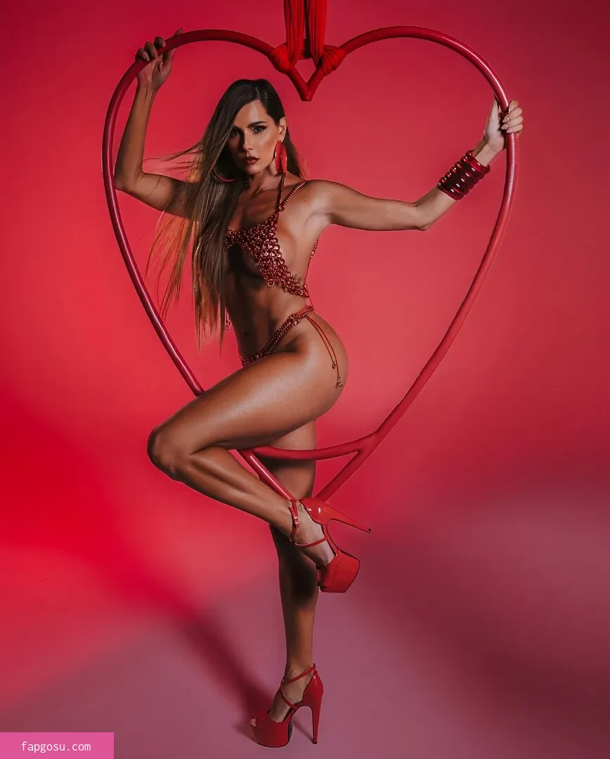 Deborah Secco