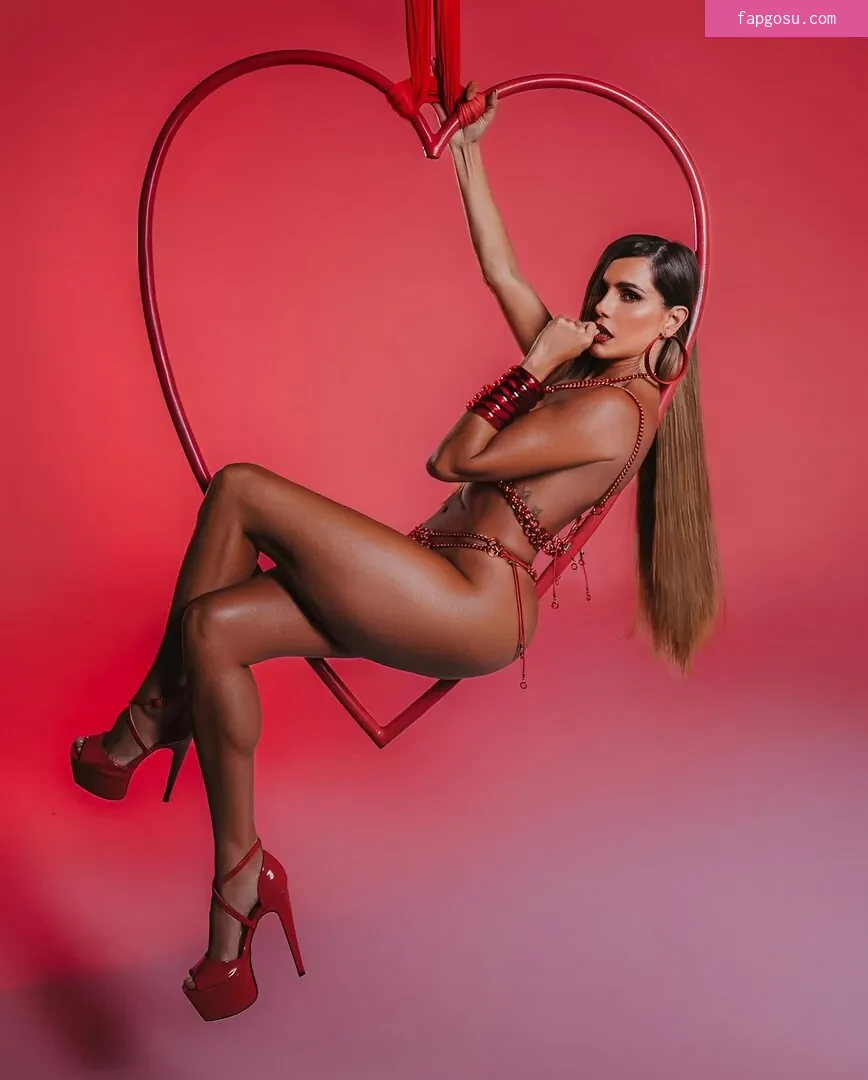 Deborah Secco
