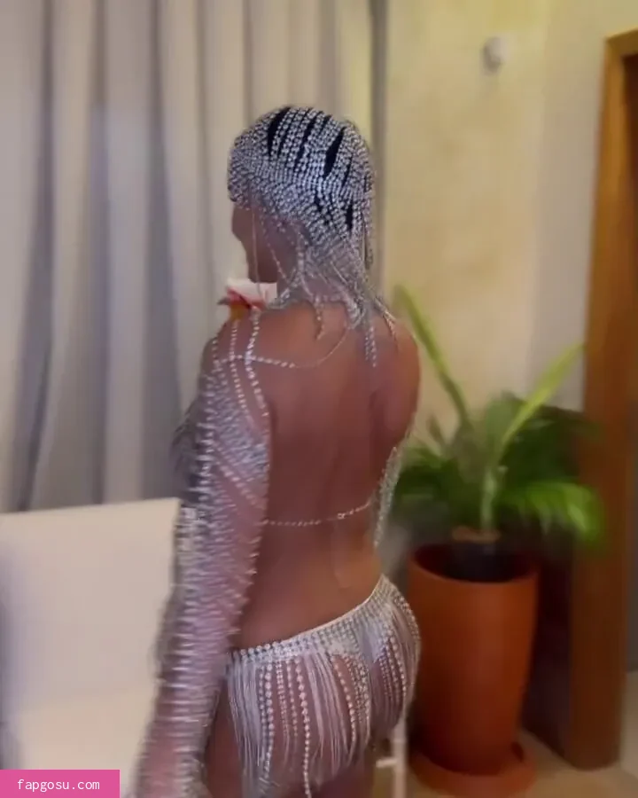 Deborah Secco