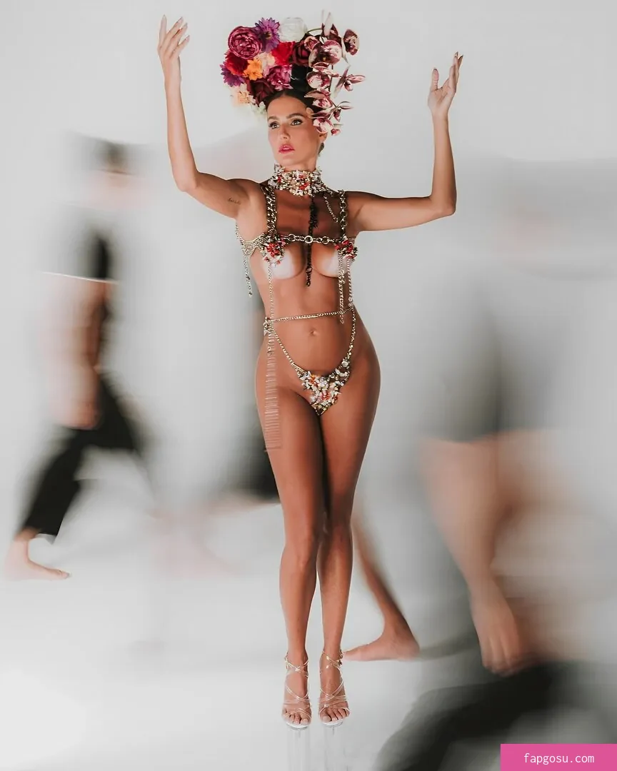 Deborah Secco