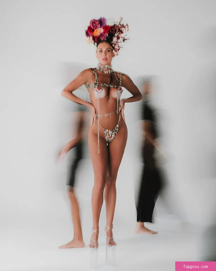 Deborah Secco