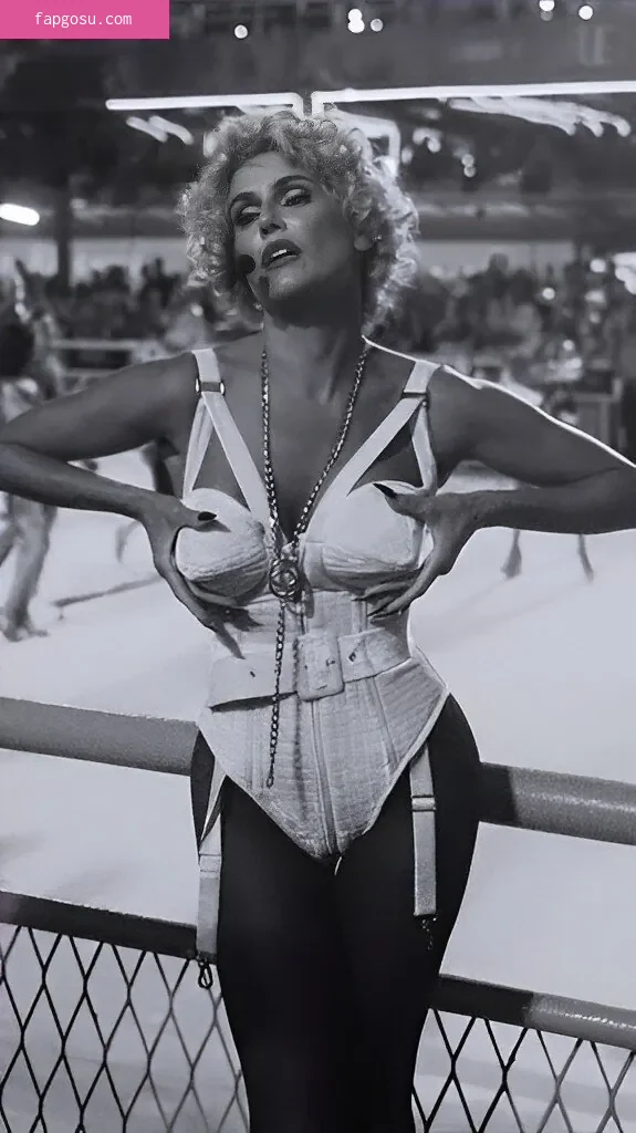 Deborah Secco