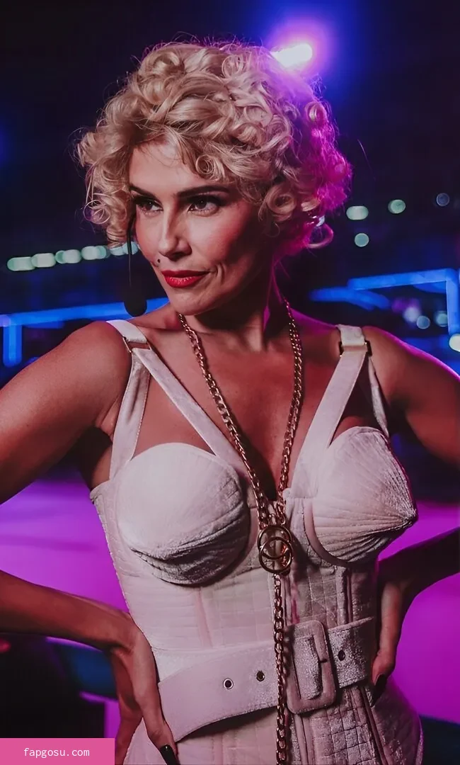 Deborah Secco
