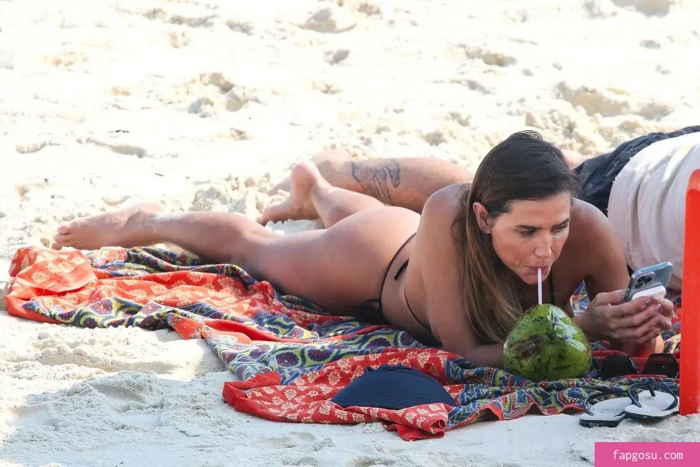 Deborah Secco