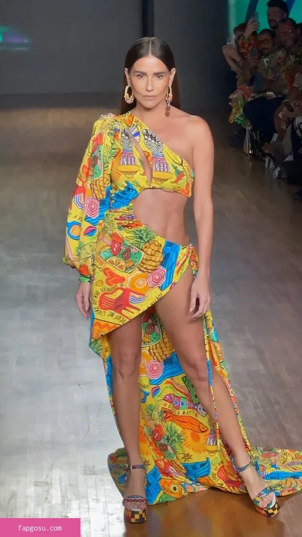 Deborah Secco