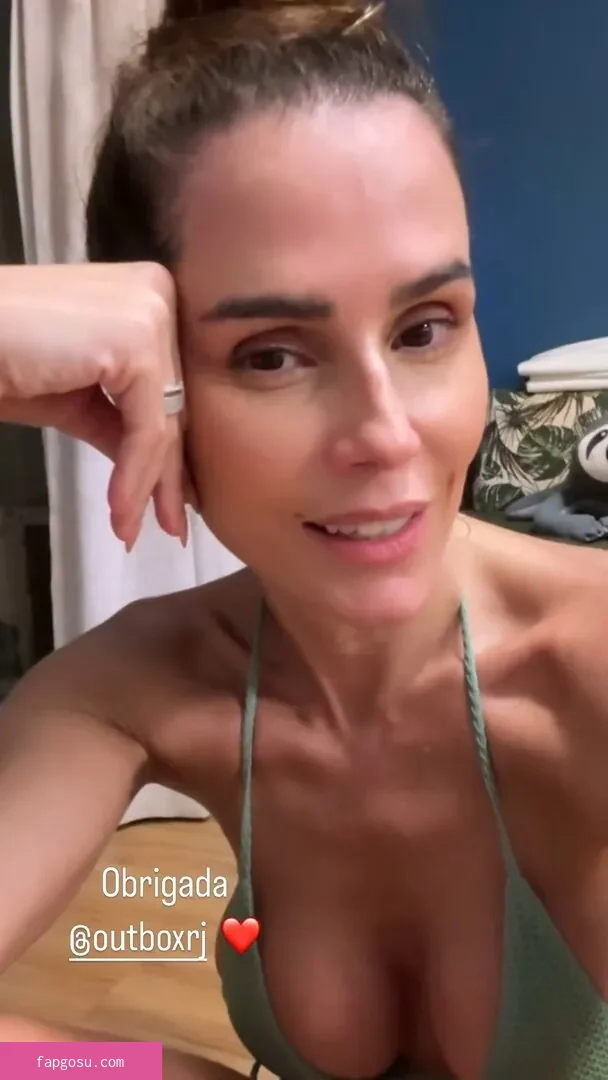Deborah Secco