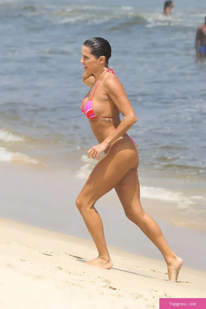 Deborah Secco