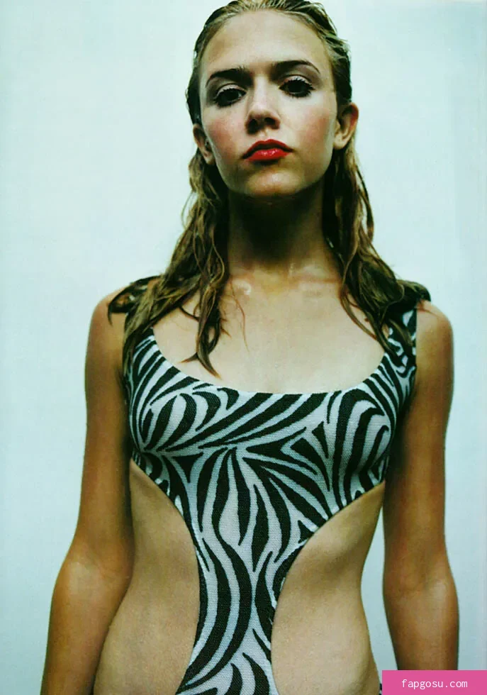 Dominique Swain - Photo #46